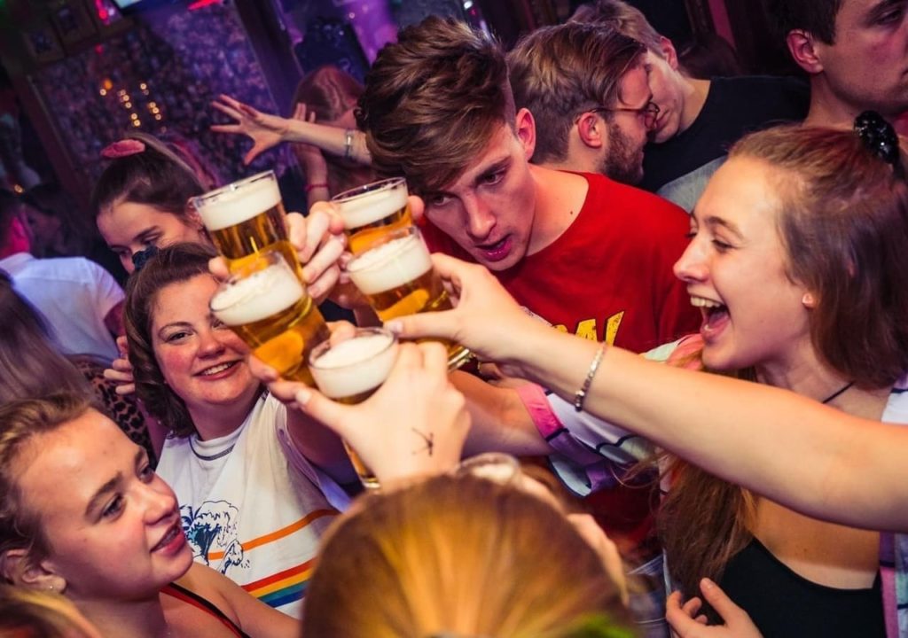 minder drinken studenten